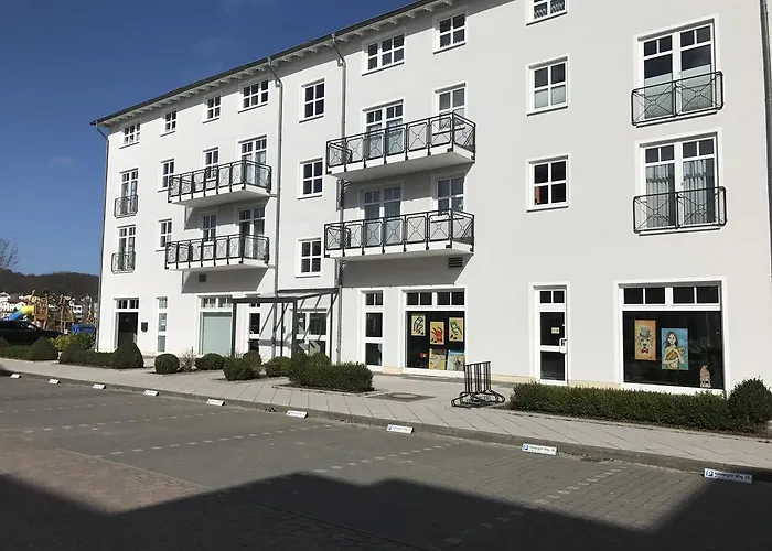 1 Im Haus Huehnergott *